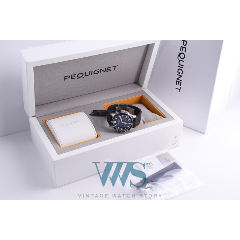 PEQUIGNET (Submarine Royal 300 M / Black / ref. 9050443 CN), vers 2018