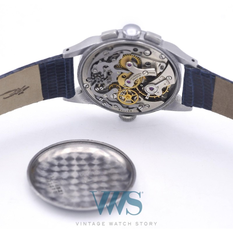 UNIVERSAL GENEVE (Chronographe Aéro-Compax / Acier - Corne stylisée / ref. 22286), vers 1944