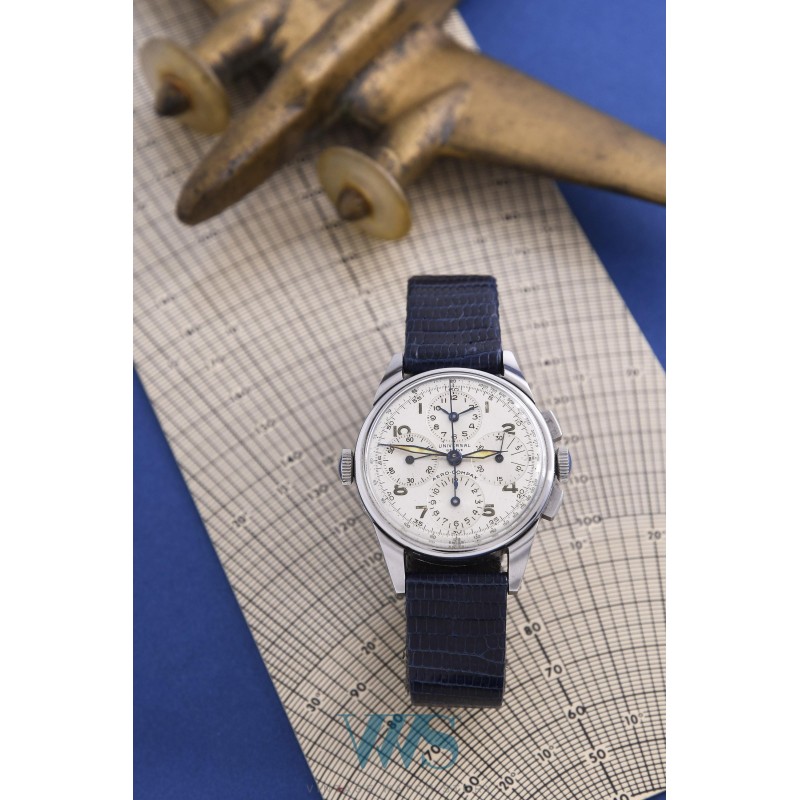 UNIVERSAL GENEVE (Chronographe Aéro-Compax / Acier - Corne stylisée / ref. 22286), vers 1944