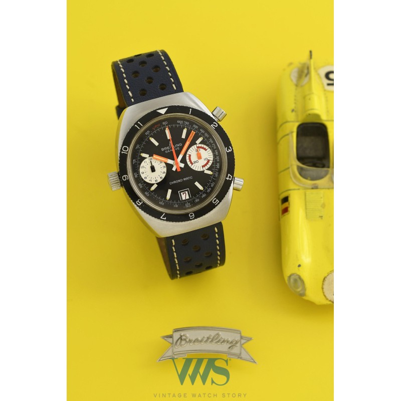 BREITLING (CHRONOGRAPHE TONNEAU / CHRONO-MATIC 11  - PANDA / ref. 2112), vers 1969