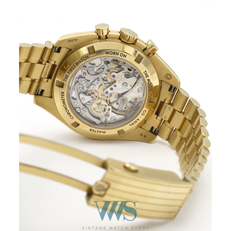 OMEGA (Chronographe Speedmaster Professional Coaxial / Green - Or jaune / ref. 310.60.42.50.10001), vers 2024