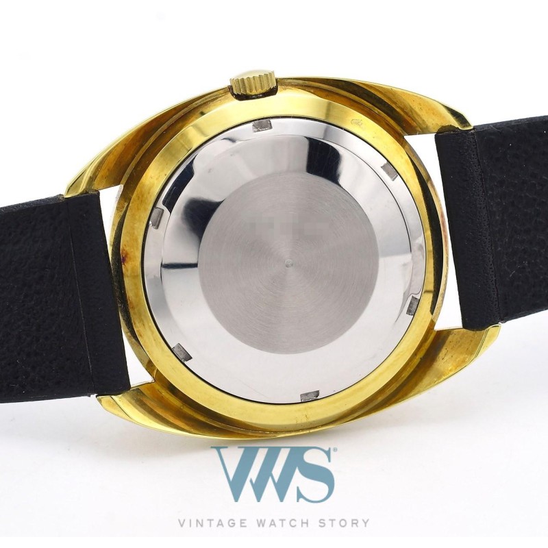 LIP (Sport Tonneau - Romaine / Trotteuse Red - Automatic / ref. 44713 ), vers 1975/76