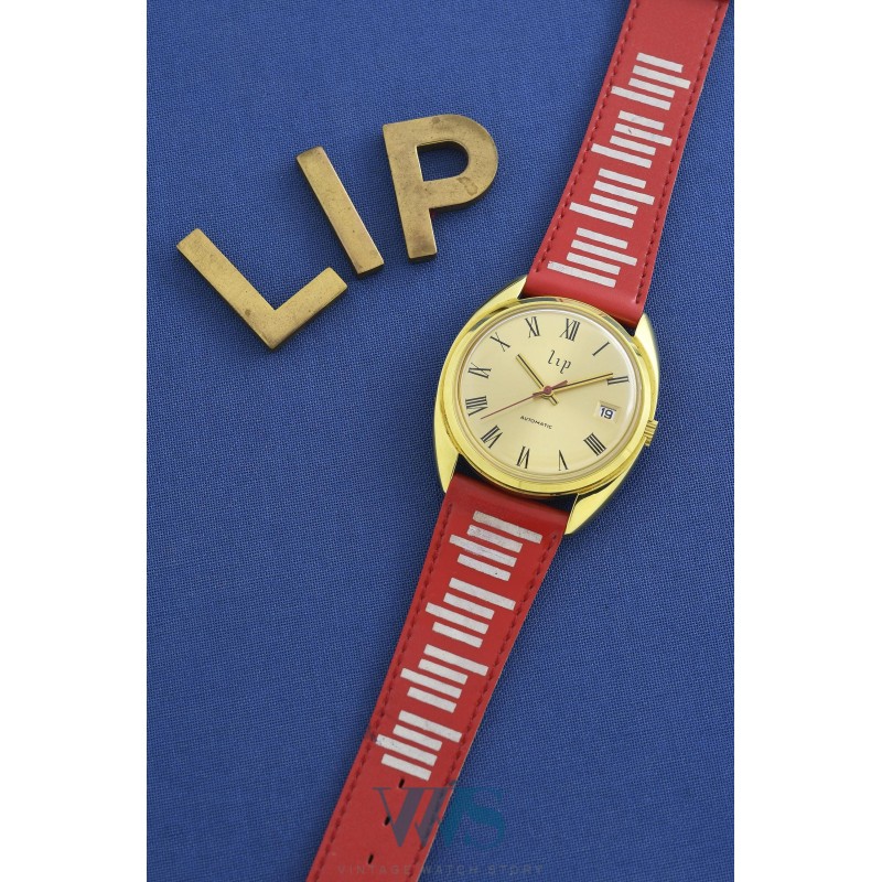 LIP (Sport Tonneau - Romaine / Trotteuse Red - Automatic / ref. 44713 ), vers 1975