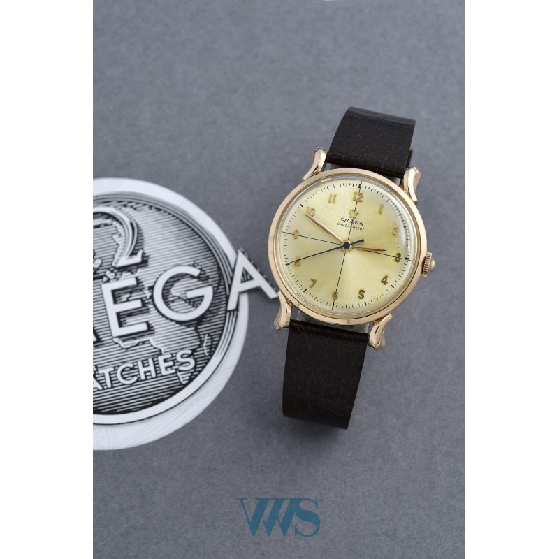 OMEGA (Classic de Luxe / 1er Chronomètre - Or Jaune / numéroté), vers 1944