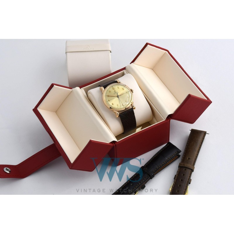 OMEGA (Classic de Luxe / 1er Chronomètre - Or Jaune / numéroté), vers 1944