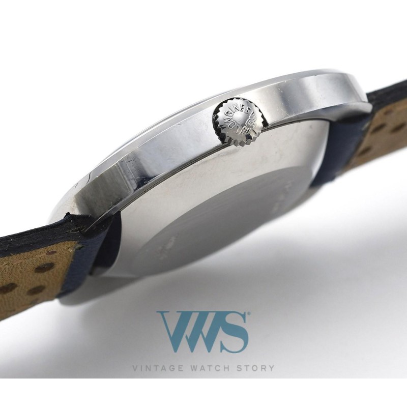 LONGINES (Admiral Sport / Automatic – Coussin TV / ref. 8581-3), vers 1970