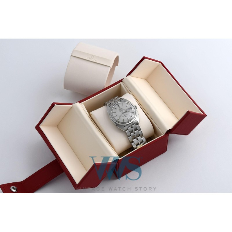 OMEGA (Constellation Tonneau Automatic - Double Date / Cadran Tapisserie Silver / ref. 168.019), vers 1969