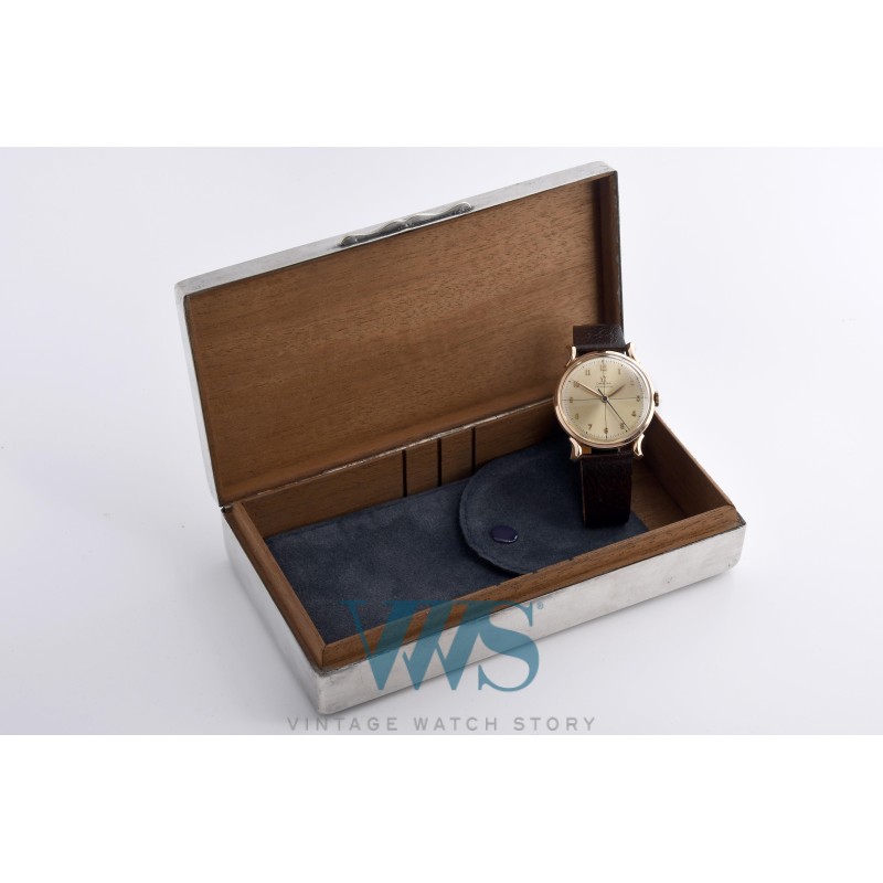 OMEGA (Classic de Luxe / 1er Chronomètre - Or Jaune / numéroté), vers 1944