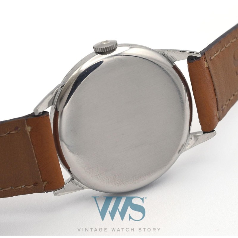 OMEGA (Classic Big Pan Export - Petite seconde "Red Star" / ref. 2272-1W), vers 1944