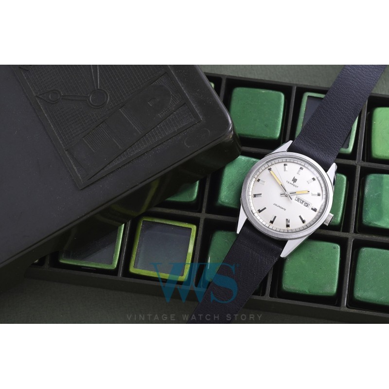 LIP (Sport Tempest Waterproof 4 ATM - Jour Date / ref. 558.60.350), vers 1972